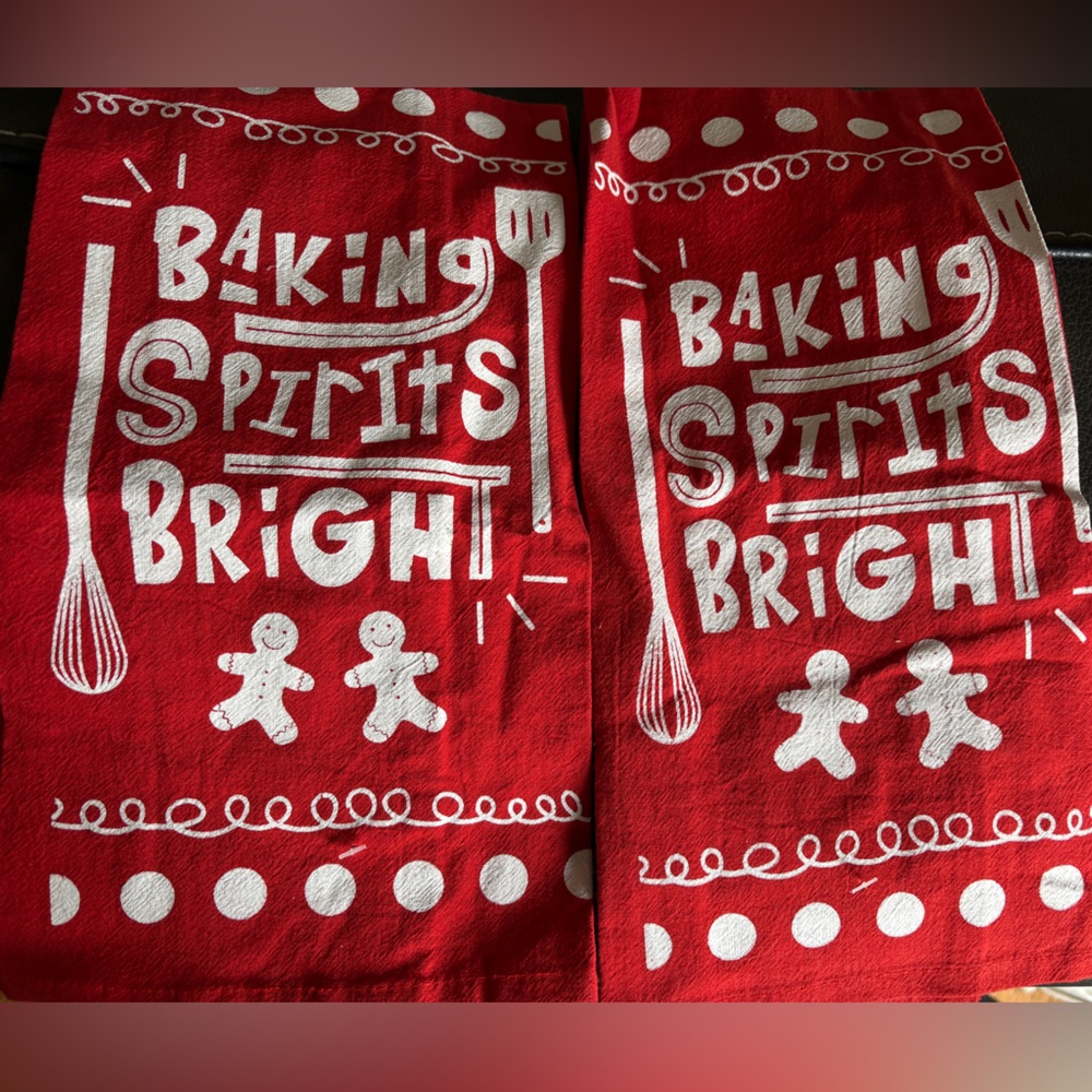 Set of 2 fabric kitchen towels. Brand new- never used.